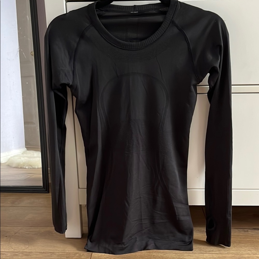 Lululemon Swiftly Tech Long Sleeve Top